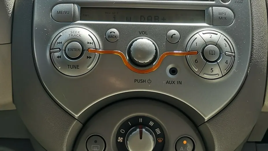 NISSAN Micra -