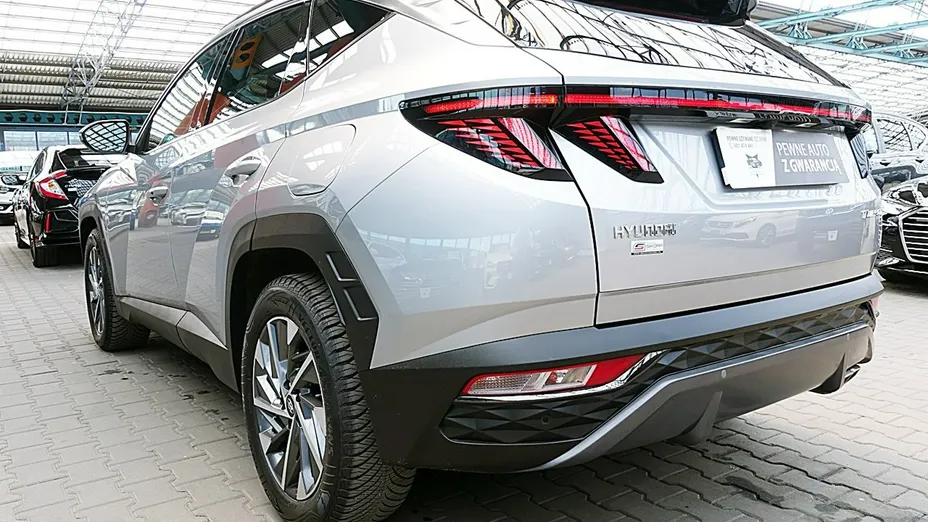 HYUNDAI Tucson -