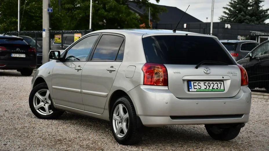 TOYOTA Corolla -