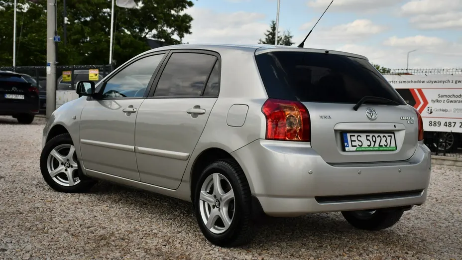 TOYOTA Corolla -