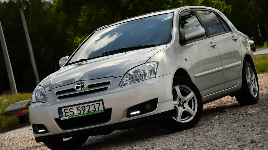 TOYOTA Corolla -