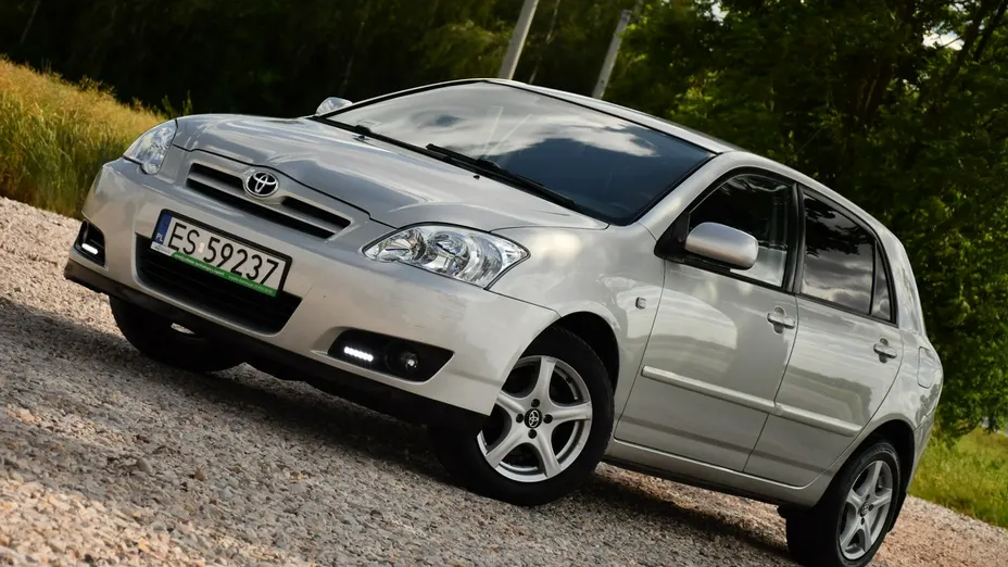 TOYOTA Corolla -
