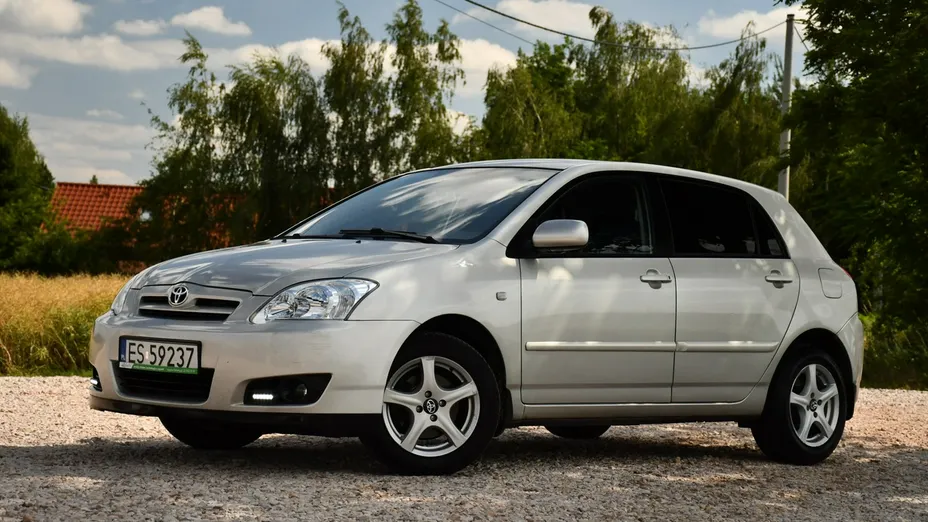 TOYOTA Corolla -