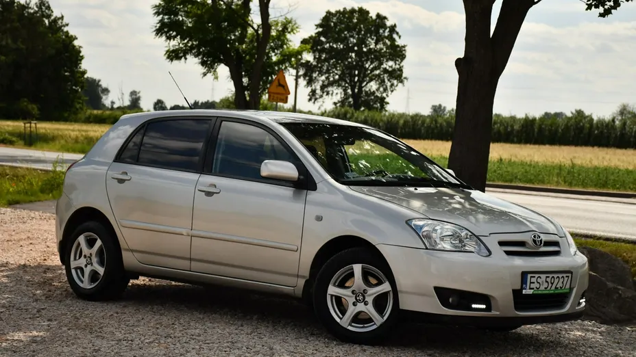 TOYOTA Corolla -