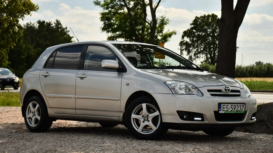 TOYOTA Corolla -