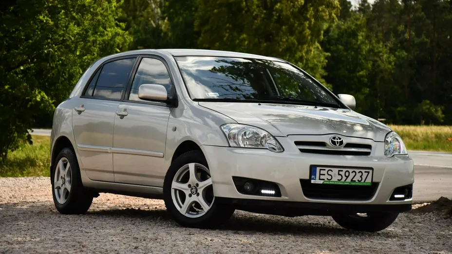 TOYOTA Corolla -