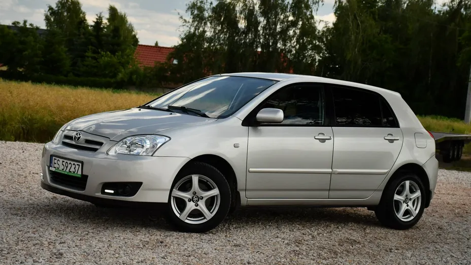 TOYOTA Corolla -