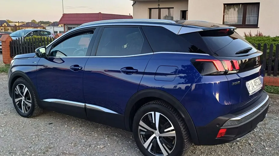 PEUGEOT 3008 -