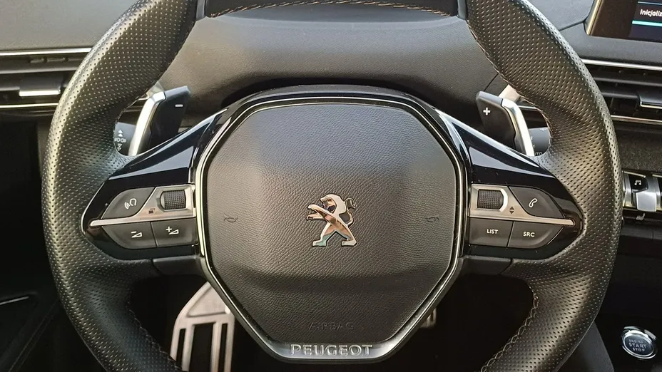PEUGEOT 3008 -