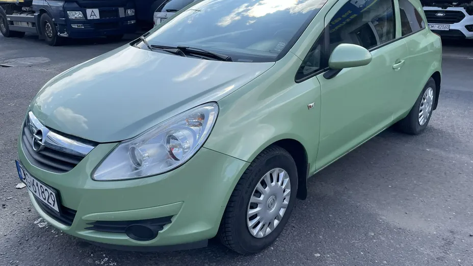 OPEL Corsa -