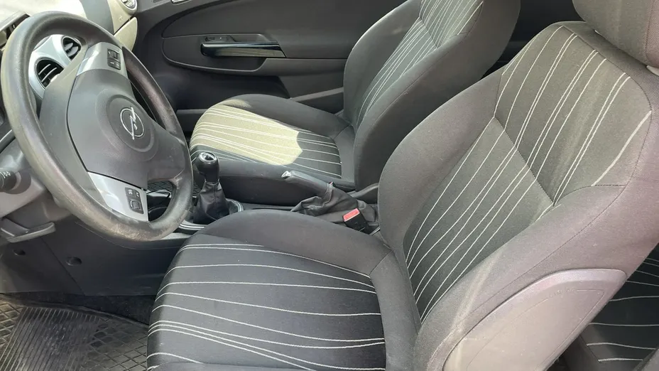 OPEL Corsa -