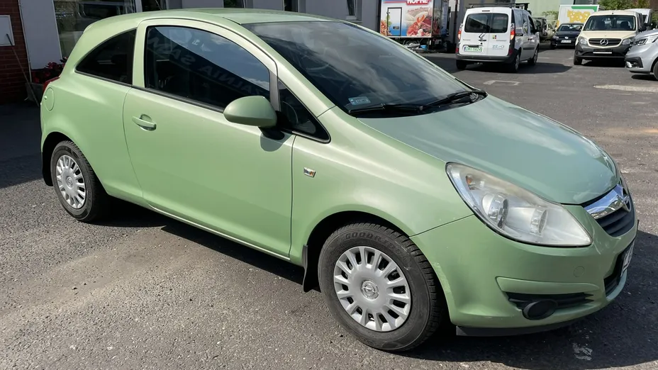 OPEL Corsa -