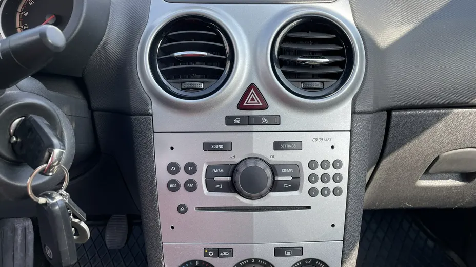 OPEL Corsa -