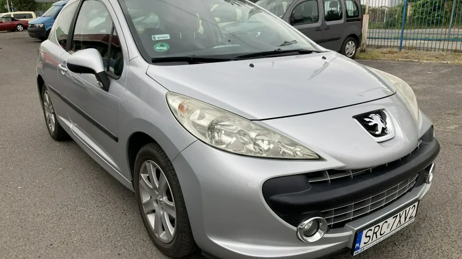 PEUGEOT 207 -