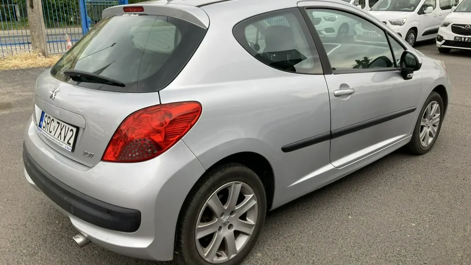 PEUGEOT 207 -