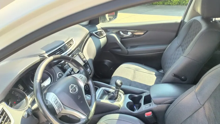 NISSAN Qashqai -