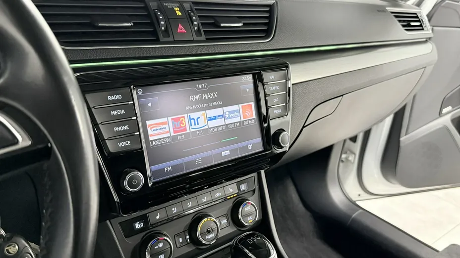 SKODA Superb -