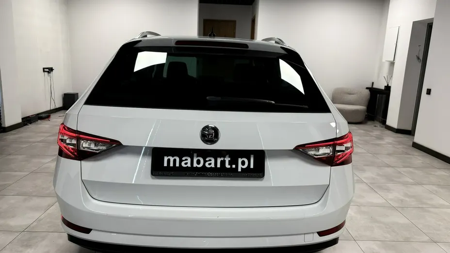 SKODA Superb -