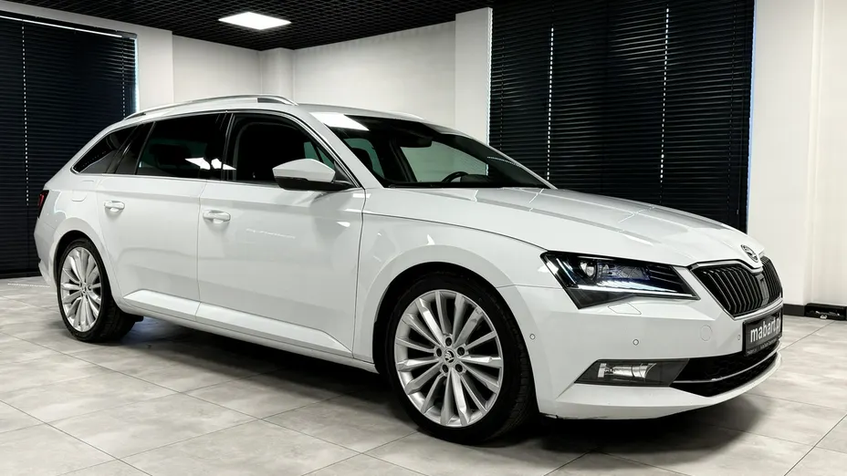 SKODA Superb -