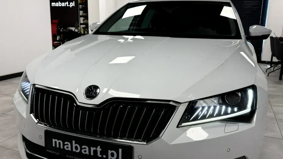 SKODA Superb -