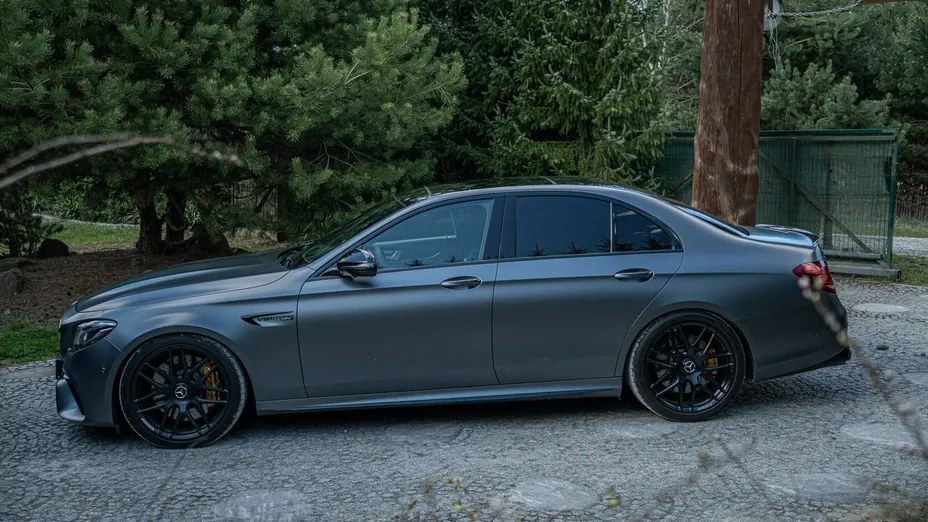 MERCEDES-BENZ E Klasa -