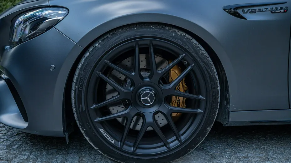 MERCEDES-BENZ E Klasa -