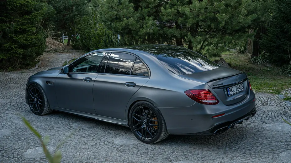 MERCEDES-BENZ E Klasa -