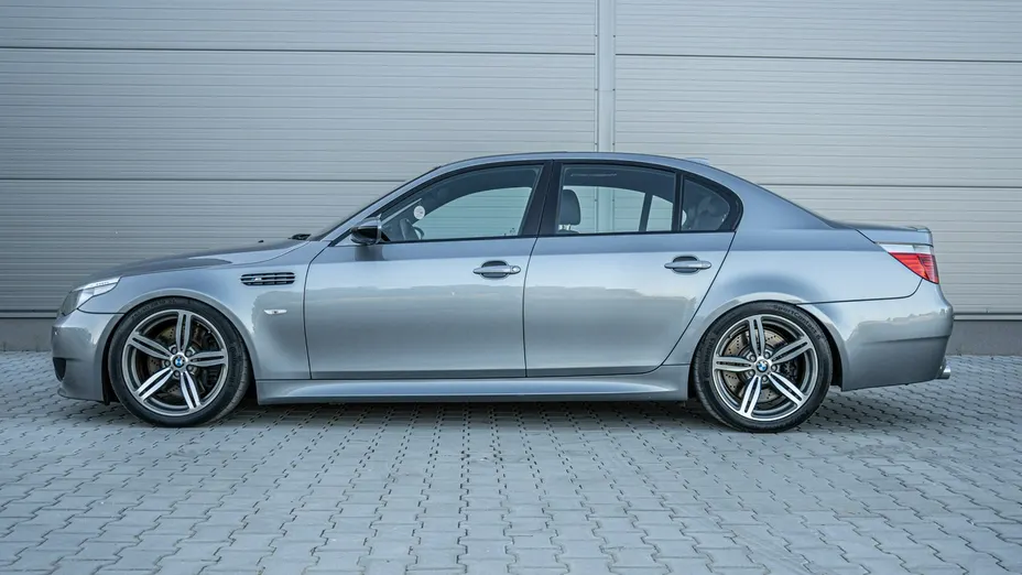 BMW M5 -