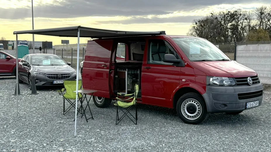VOLKSWAGEN Transporter -