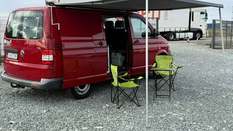 VOLKSWAGEN Transporter -