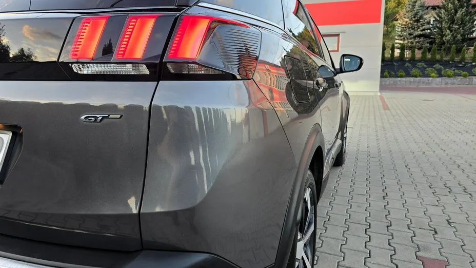 PEUGEOT 3008 -