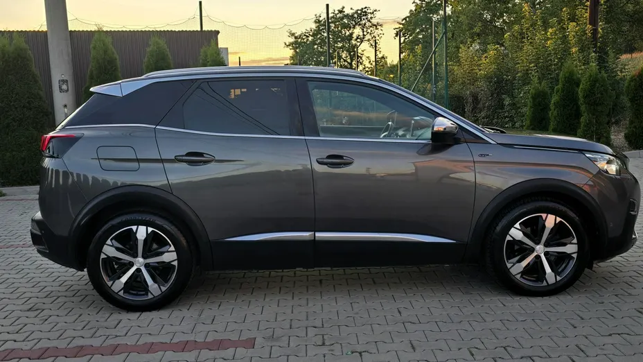 PEUGEOT 3008 -