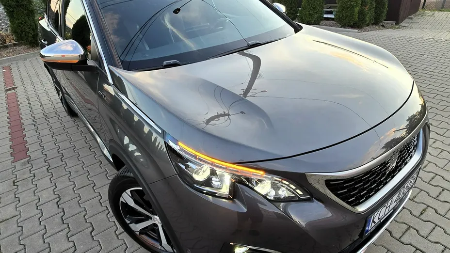 PEUGEOT 3008 -