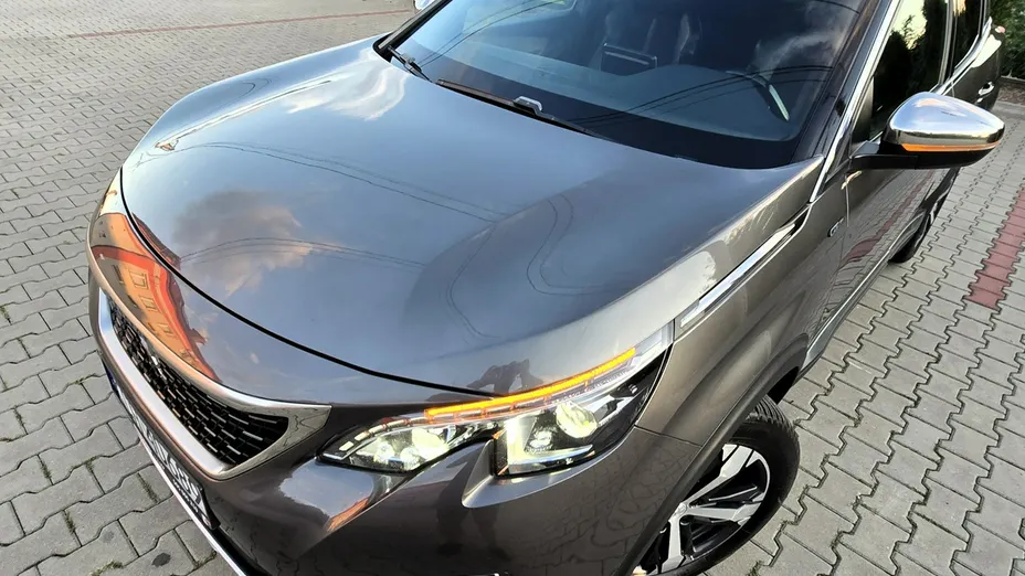 PEUGEOT 3008 -
