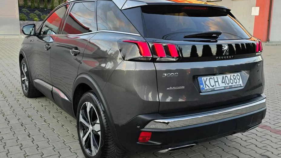 PEUGEOT 3008 -