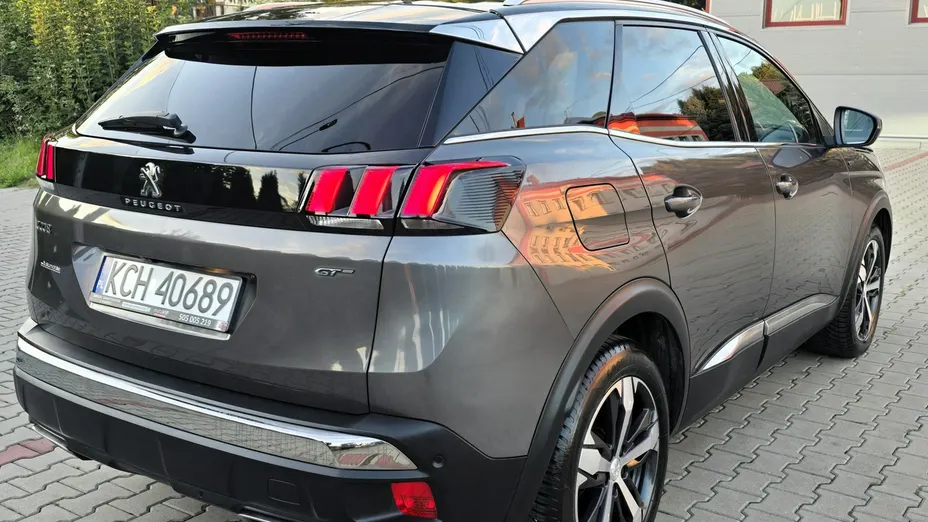 PEUGEOT 3008 -