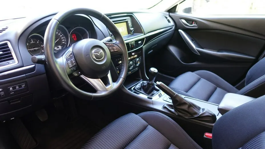 MAZDA 6 -