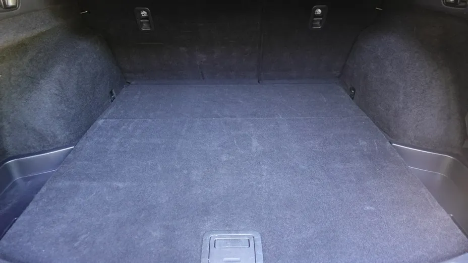 MAZDA 6 -