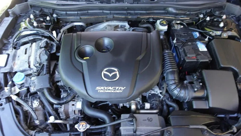 MAZDA 6 -