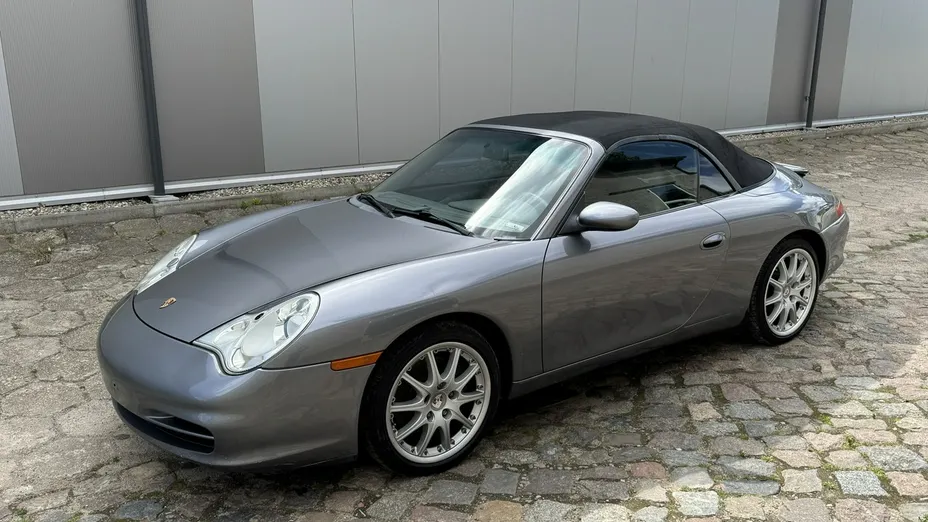 PORSCHE 911 -