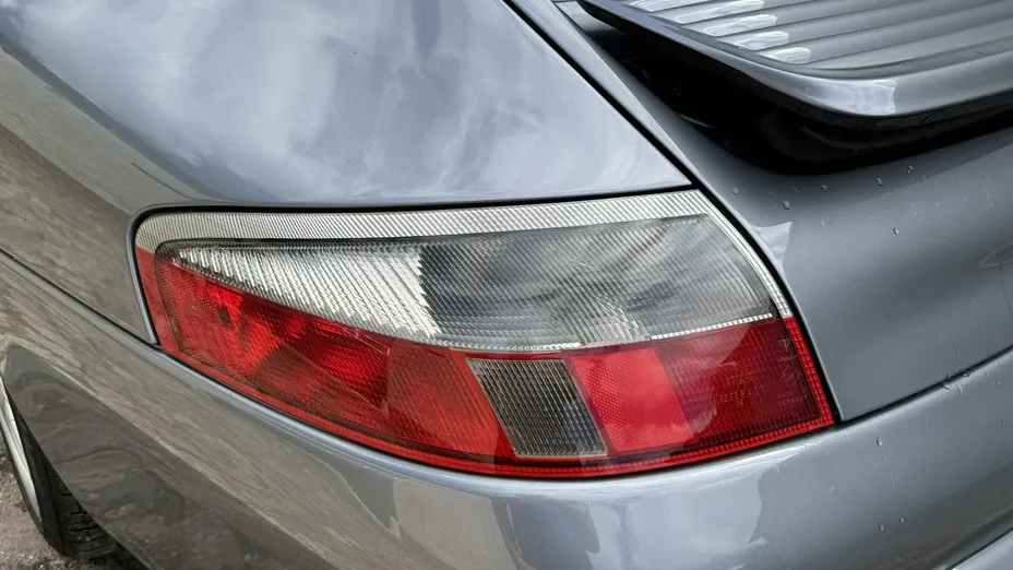 PORSCHE 911 -