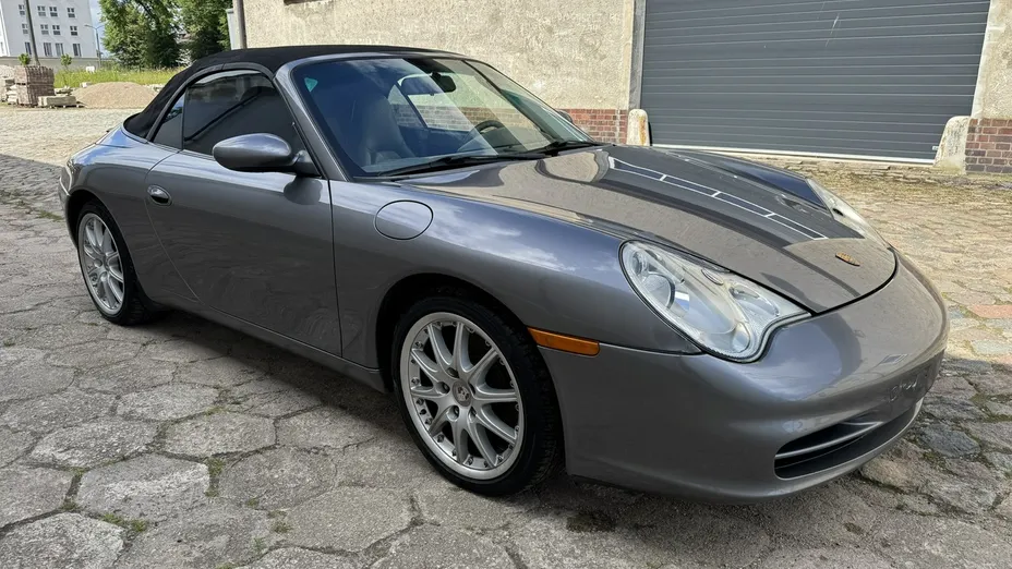 PORSCHE 911 -
