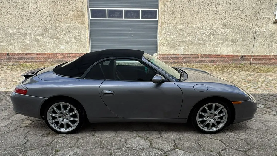 PORSCHE 911 -