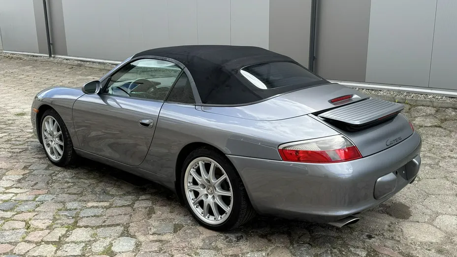 PORSCHE 911 -