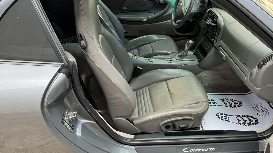 PORSCHE 911 -