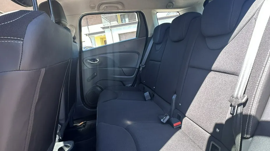 RENAULT Clio -