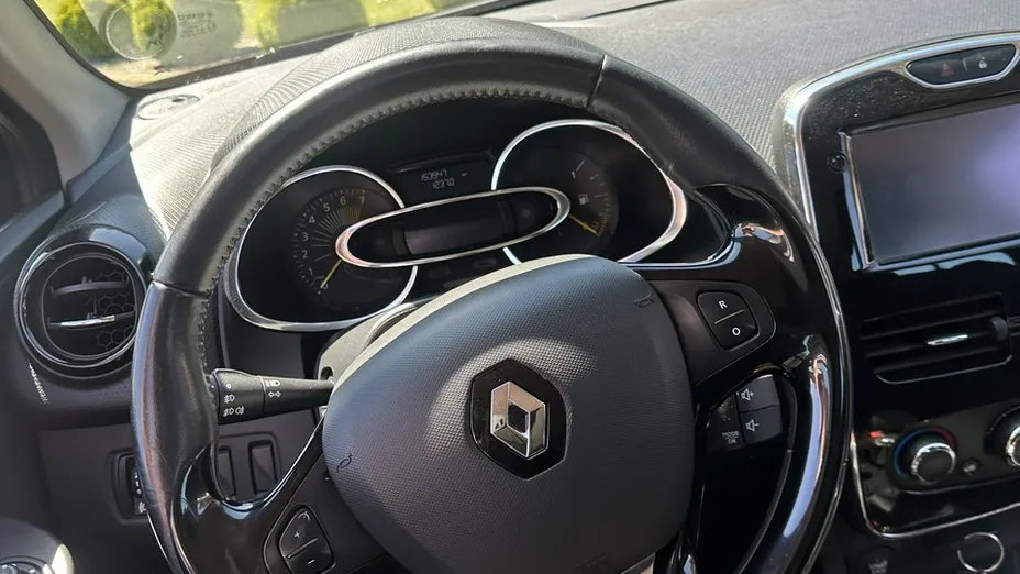 RENAULT Clio -