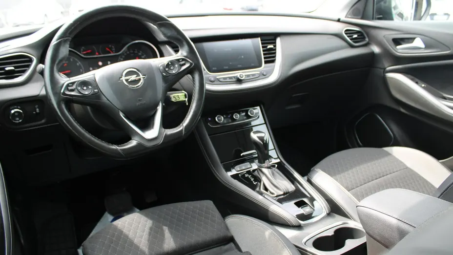 OPEL Grandland X -