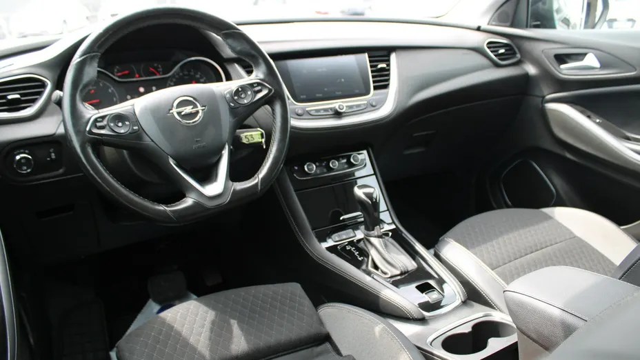 OPEL Grandland X -