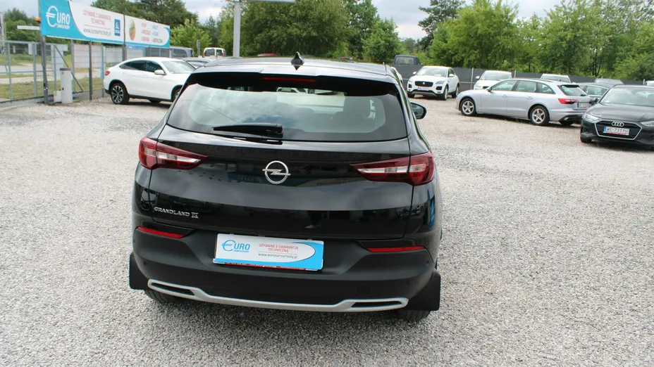 OPEL Grandland X -